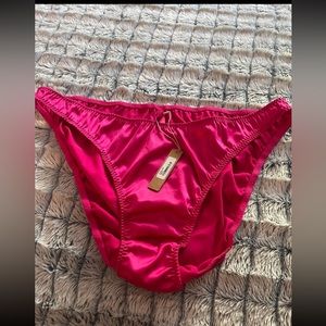 Skims panties